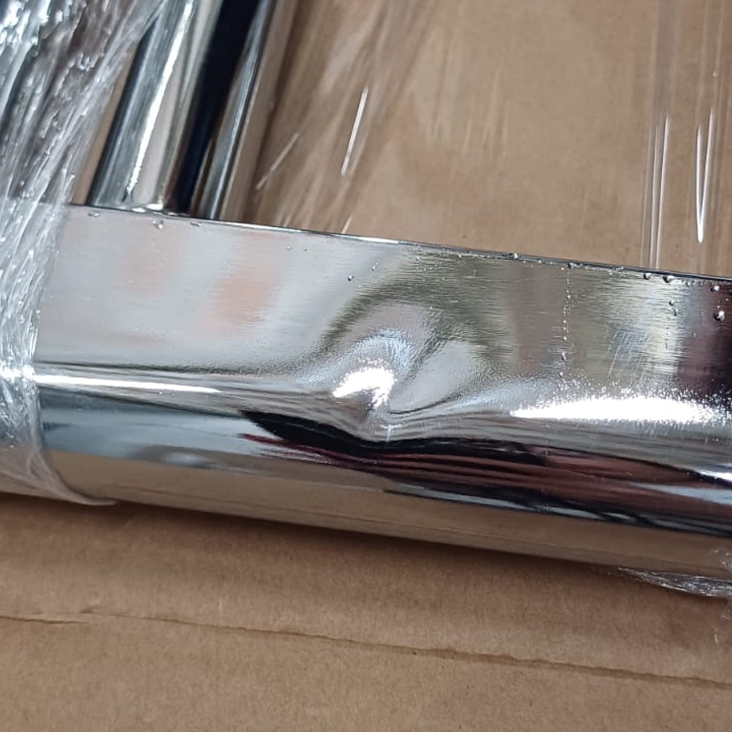 Termoarredo idraulico 1560x600 mm dritto con attacchi centrali 50 mm - versione Outlet