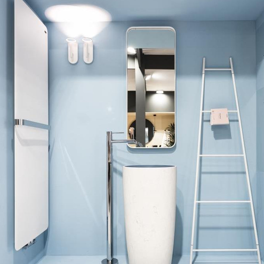 Termoarredo idraulico 886 Watt a muro in acciaio al carbonio collezione Caligo di Lineabeta colore bianco cm 47x159