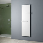 Radiatore termoarredo a pannello verticale con barre portasalviette CSRadiators modello Abbraccio - Bianco